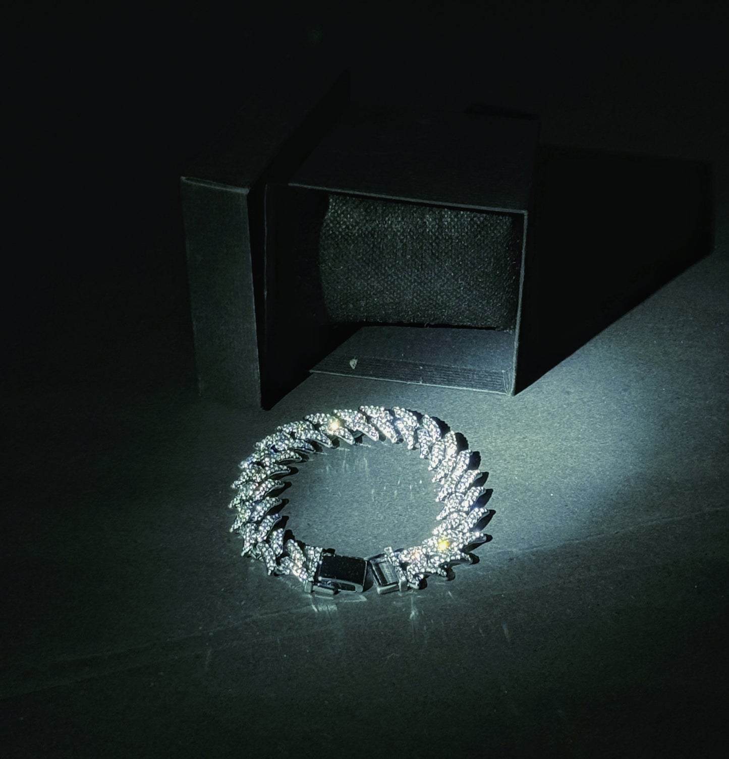ICEFORGE BRACELET - AUREN